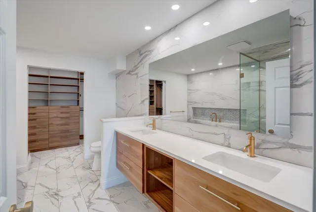 $2,400,000 | 5511 Mendota Drive, Middleton, WI 53562