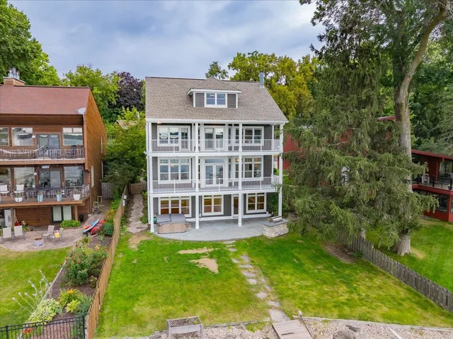 $2,400,000 | 5511 Mendota Drive, Middleton, WI 53562