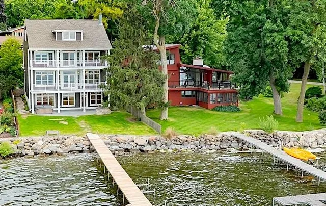 $2,400,000 | 5511 Mendota Drive, Middleton, WI 53562