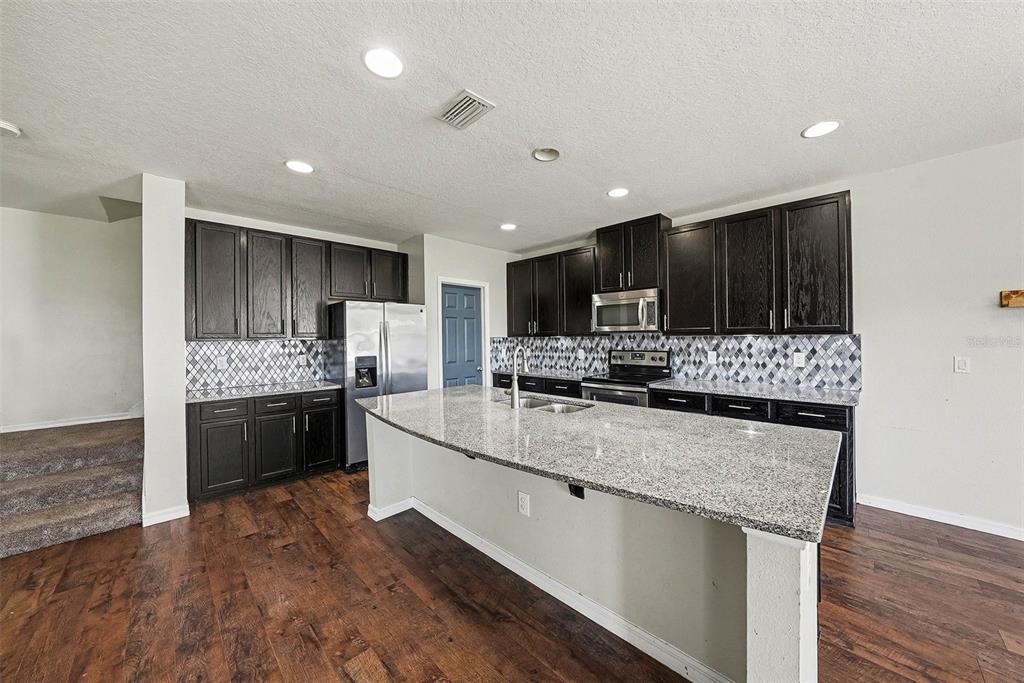 10233 Newminster Loop Ruskin, FL 33573 - Photo 2 of 17