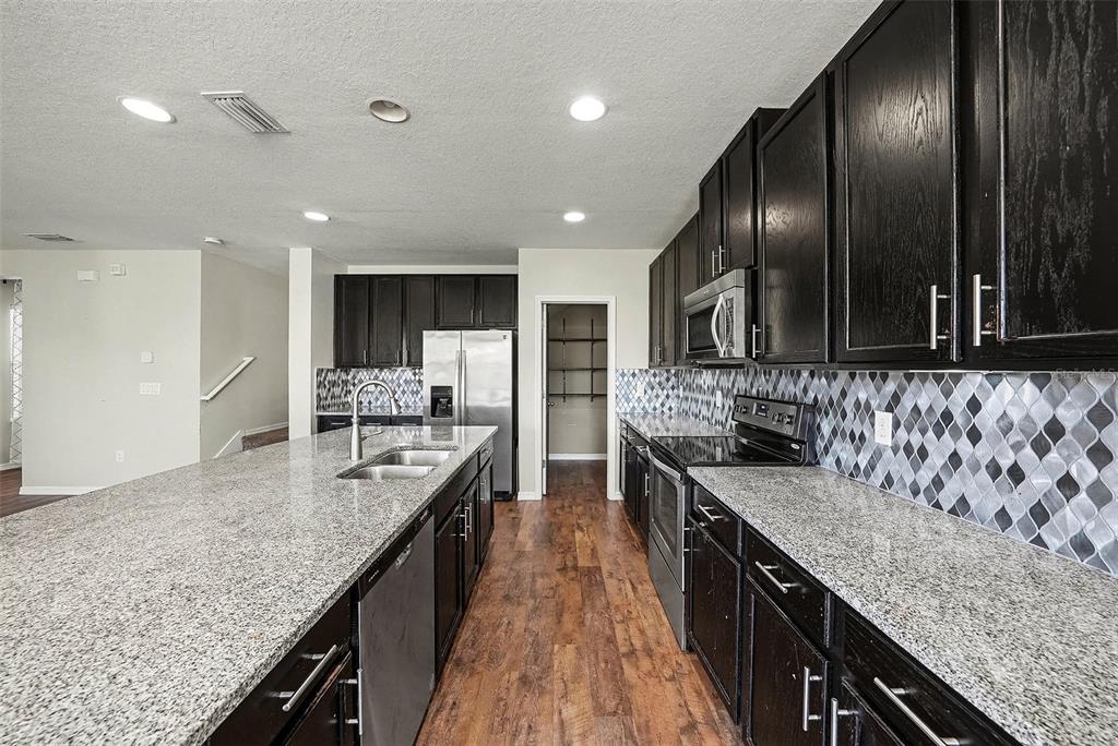 10233 Newminster Loop Ruskin, FL 33573 - Photo 6 of 17