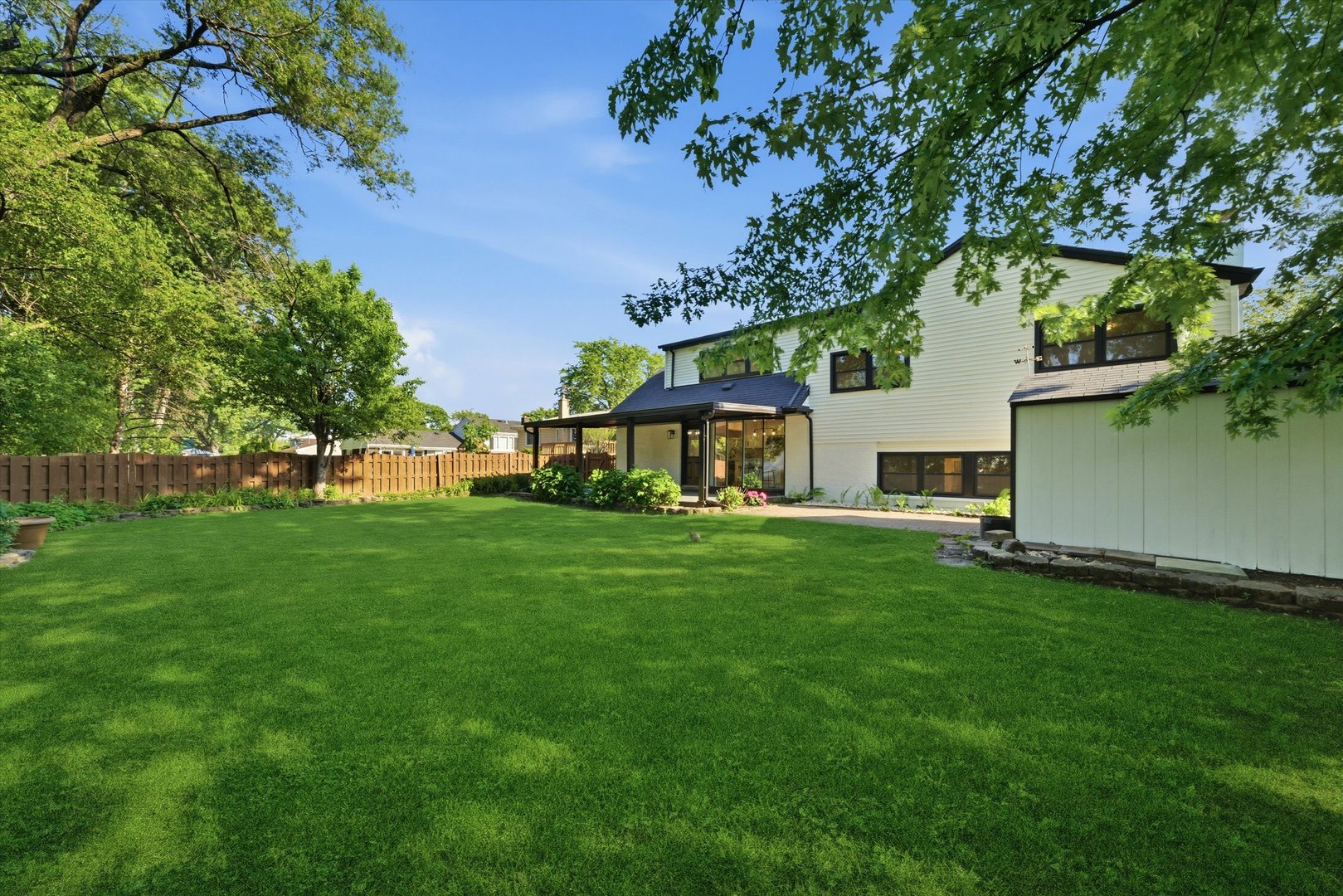 12 West Pickwick Road Arlington Heights, IL 60005 - Photo 36 of 43 Gallery Image 36
