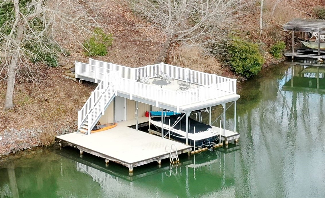 231 Jumping Branch Road Tamassee, SC 29686 - Photo 33 of 35 Closeup of Left side of dock