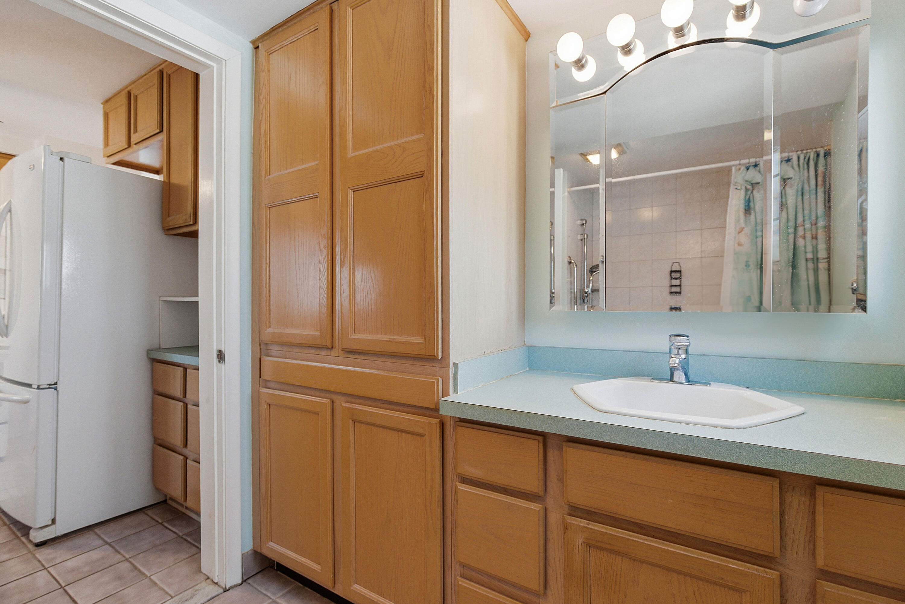 23013 Melrose Avenue Eastpointe, MI 48021 - Photo 11 of 34 10