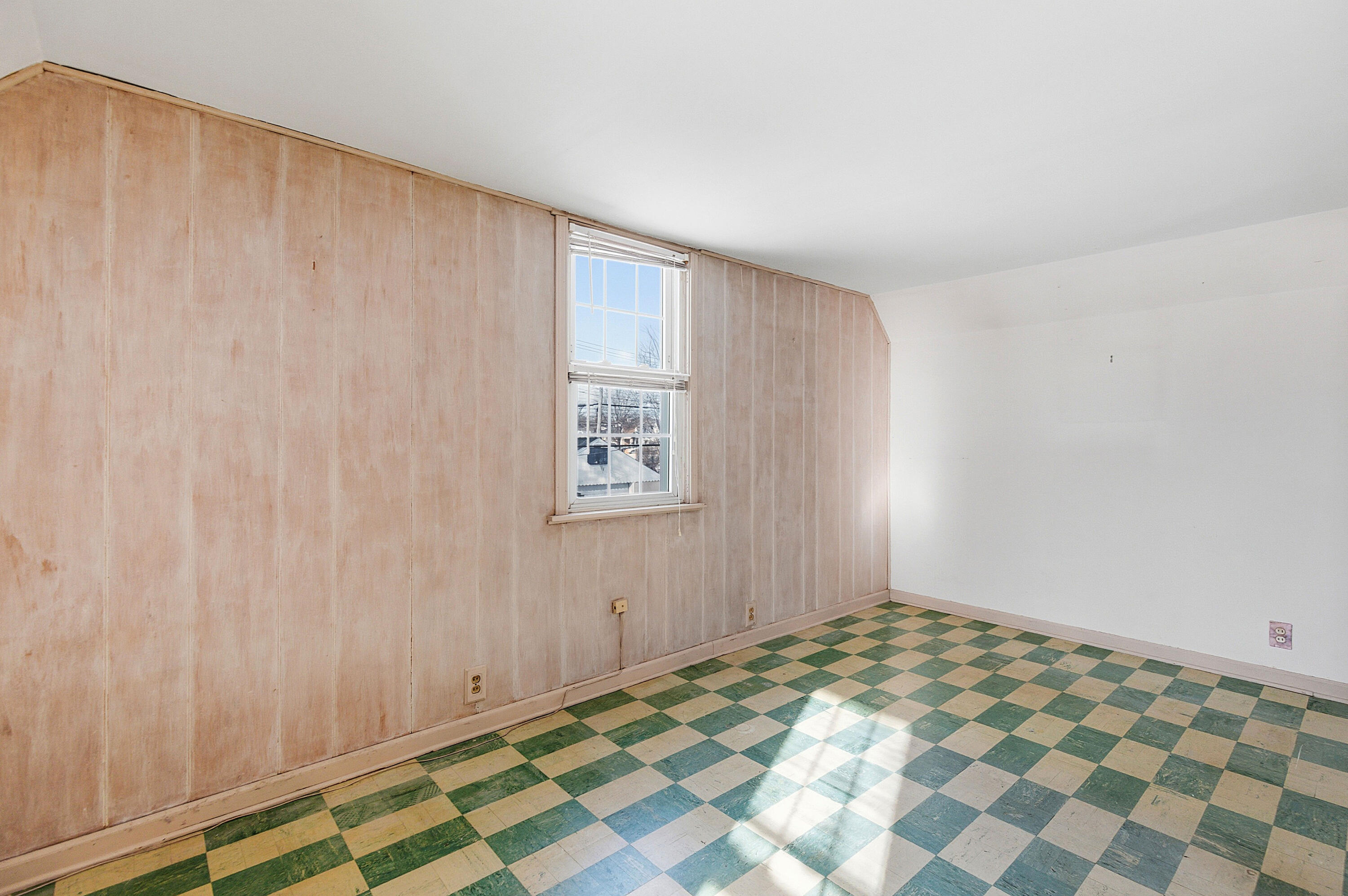 23013 Melrose Avenue Eastpointe, MI 48021 - Photo 13 of 34 12