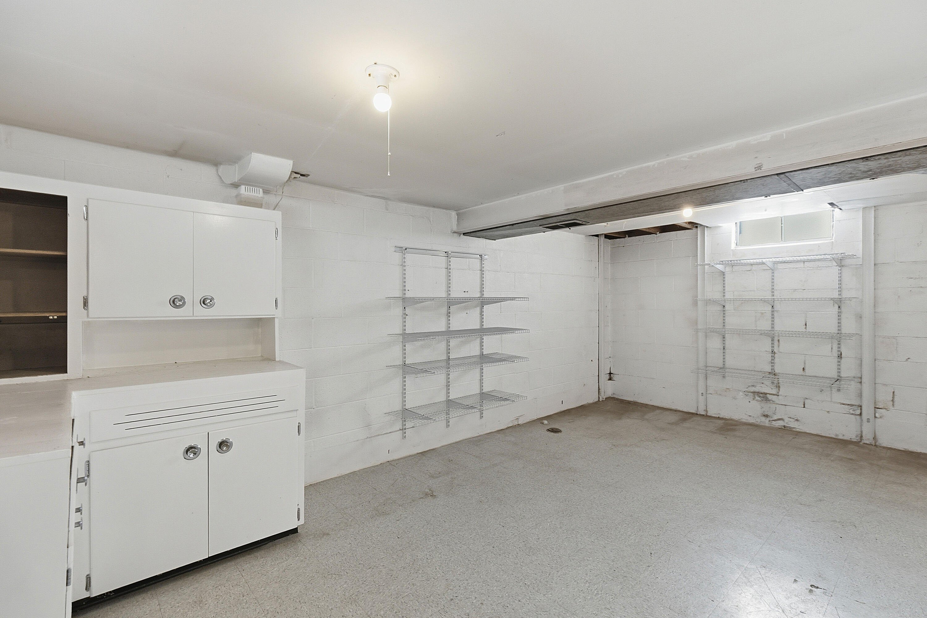 23013 Melrose Avenue Eastpointe, MI 48021 - Photo 18 of 34 18