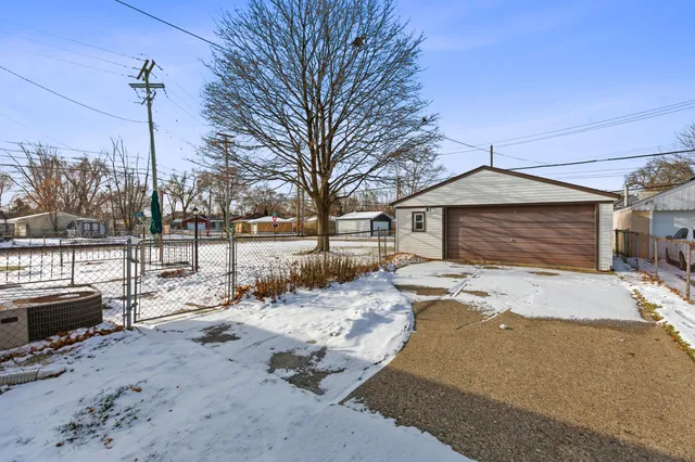 $135,000 | 23013 Melrose Avenue, Eastpointe, MI 48021