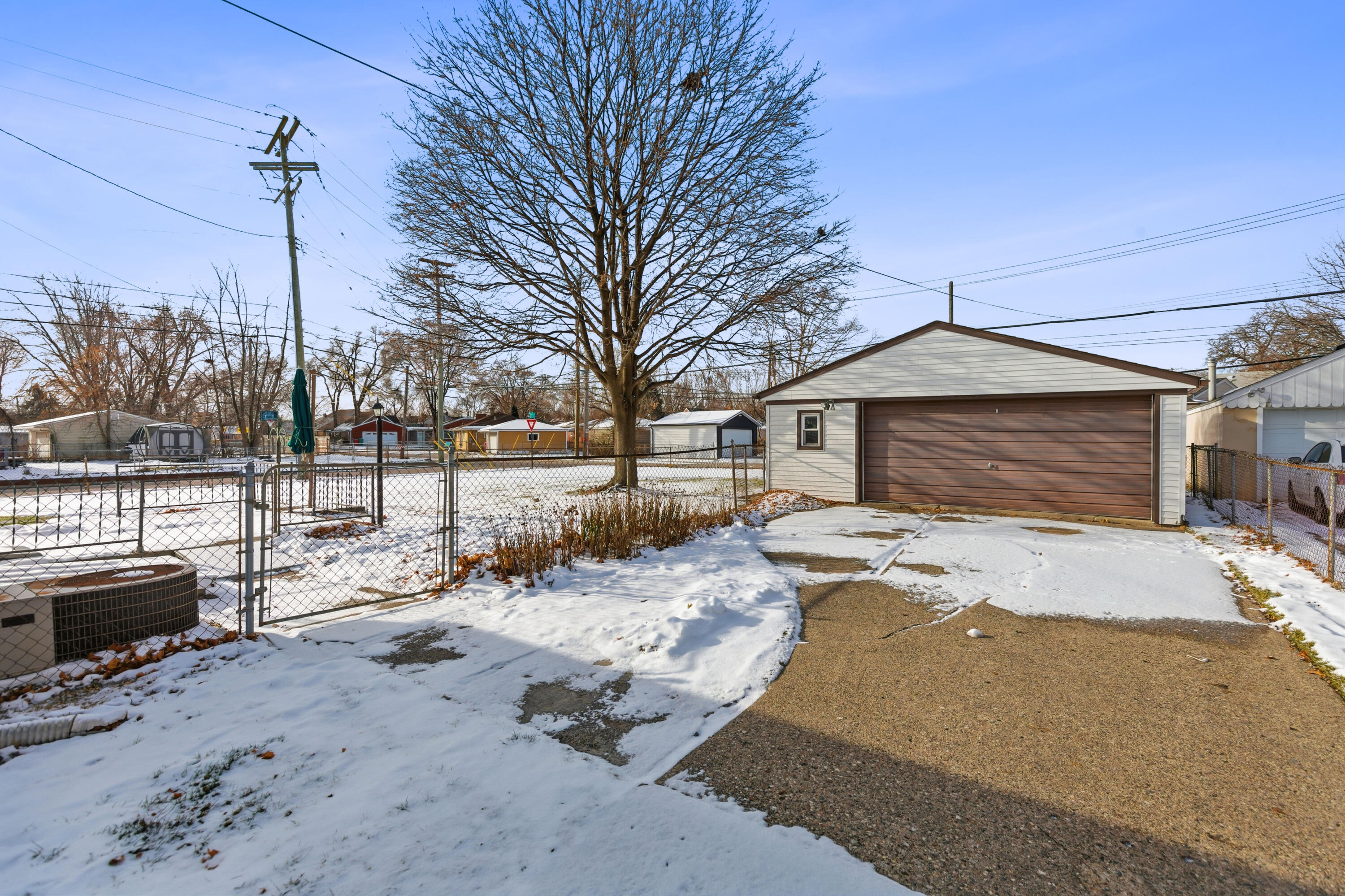 23013 Melrose Avenue Eastpointe, MI 48021 - Photo 29 of 34 30