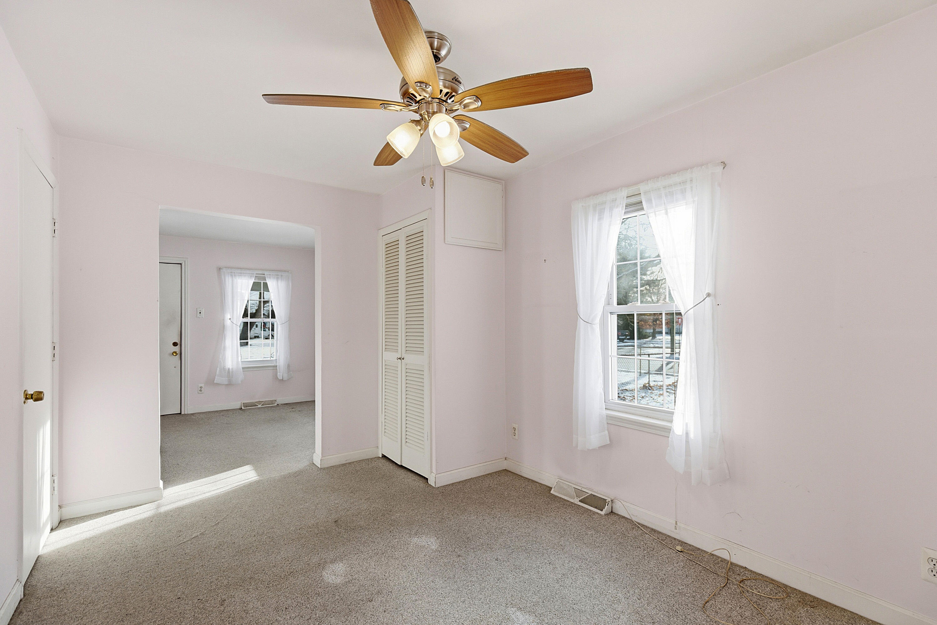 23013 Melrose Avenue Eastpointe, MI 48021 - Photo 6 of 34 5