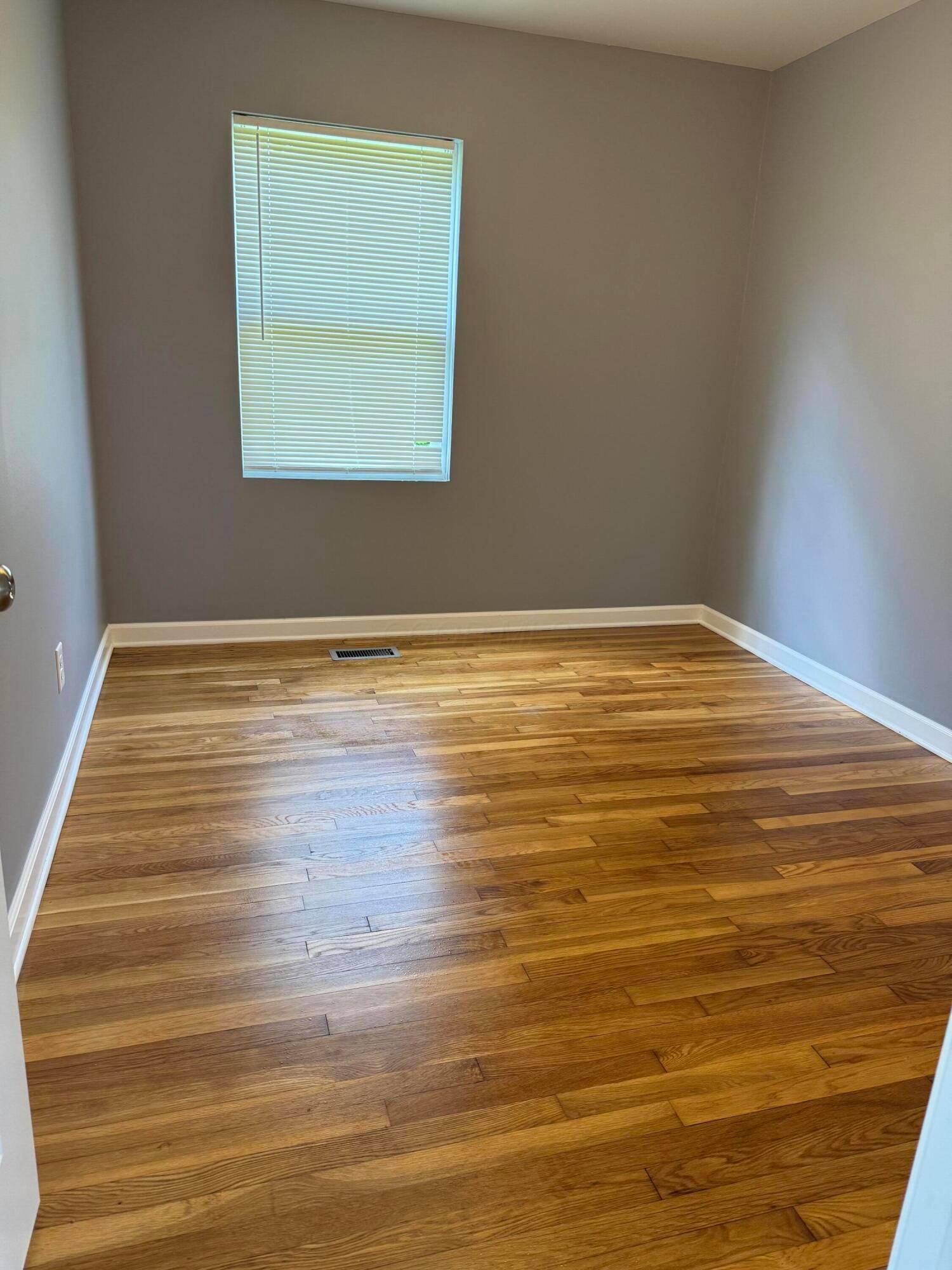 1895 East Beaumont Road Columbus, OH 43224 - Photo 9 of 14 08