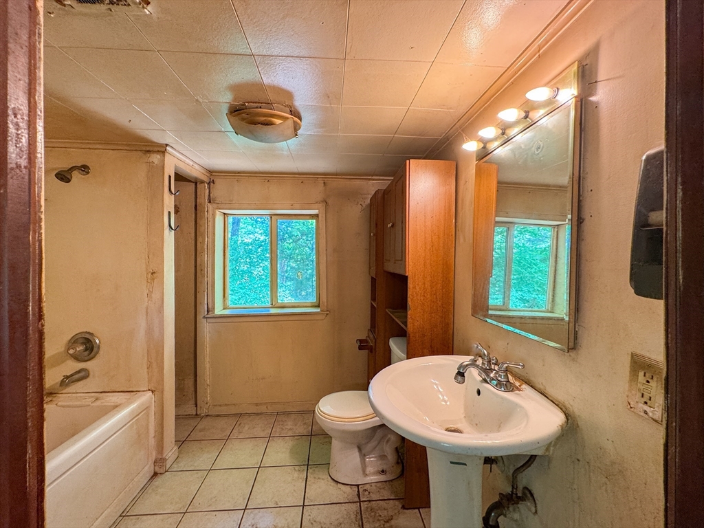 332 Batchelor Street Granby, MA 01033 - Photo 21 of 33