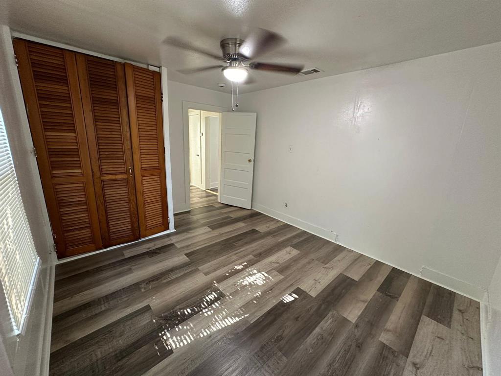 2206 Rockefeller Boulevard Dallas, TX 75203 - Photo 5 of 8 a view of an empty room