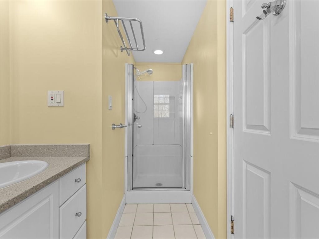 24 Moseley Avenue Needham, MA 02492 - Photo 17 of 41