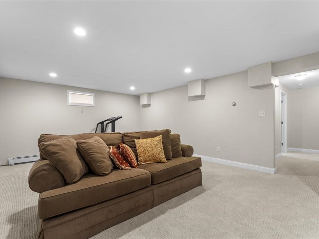 24 Moseley Avenue Needham, MA 02492 - Photo 32 of 41