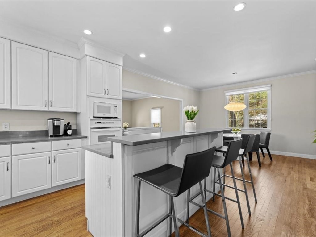 24 Moseley Avenue Needham, MA 02492 - Photo 7 of 41