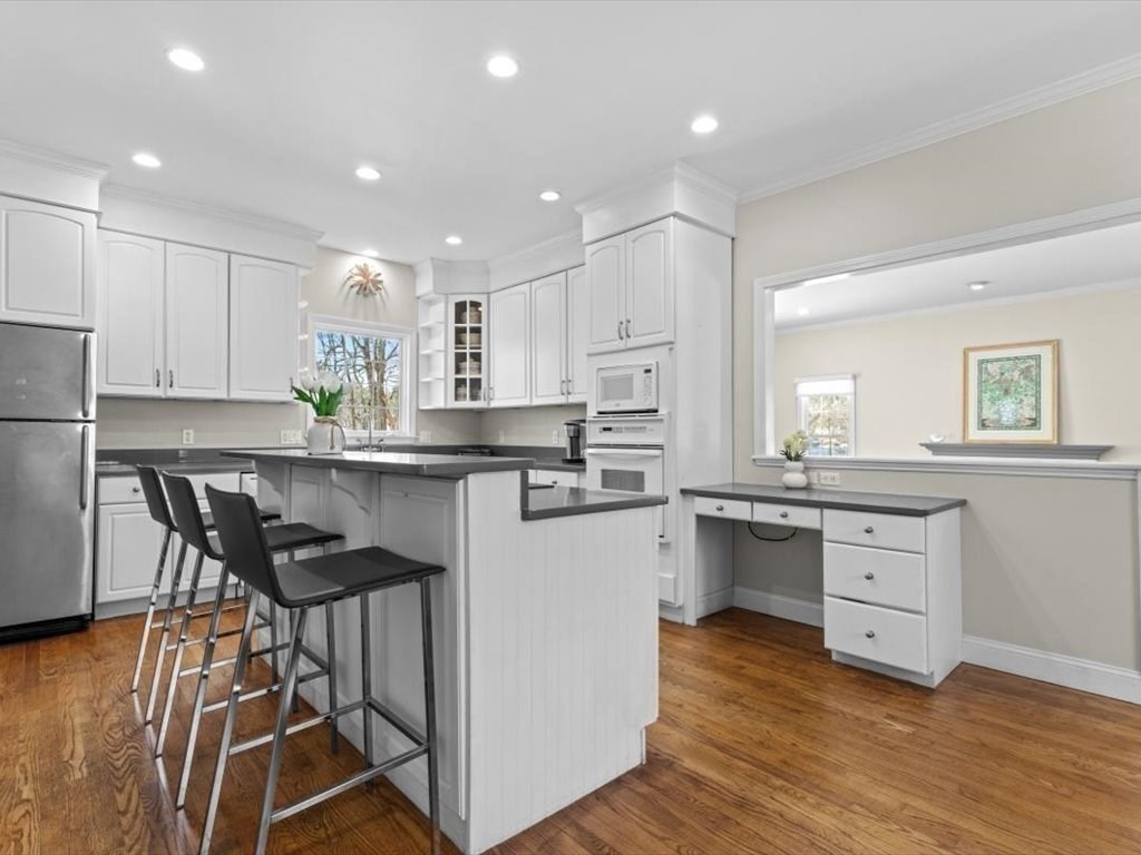 24 Moseley Avenue Needham, MA 02492 - Photo 8 of 41