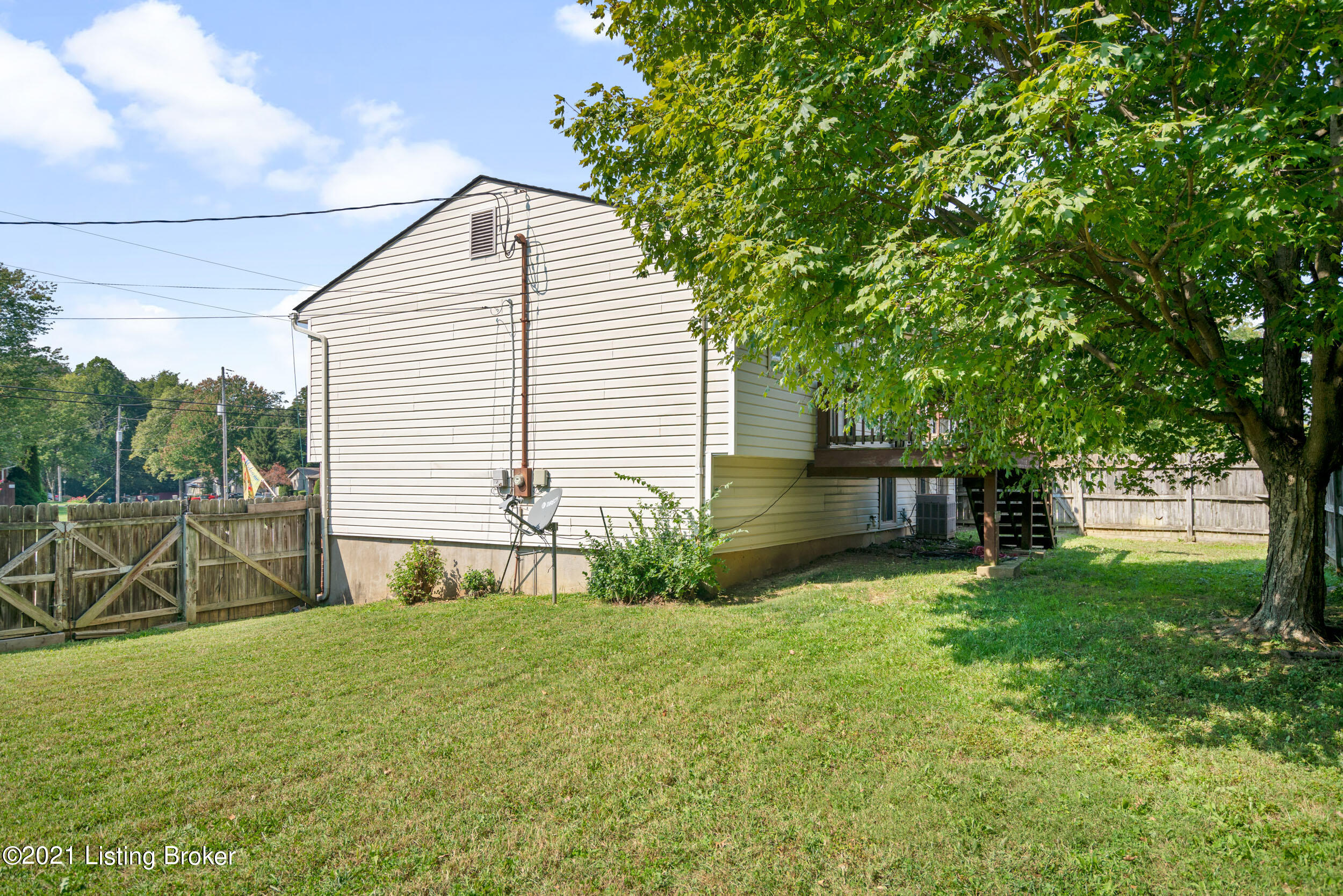 3501 Pirogue Road Louisville, KY 40299 - Photo 4 of 31 3501 Pirogue Road-04
