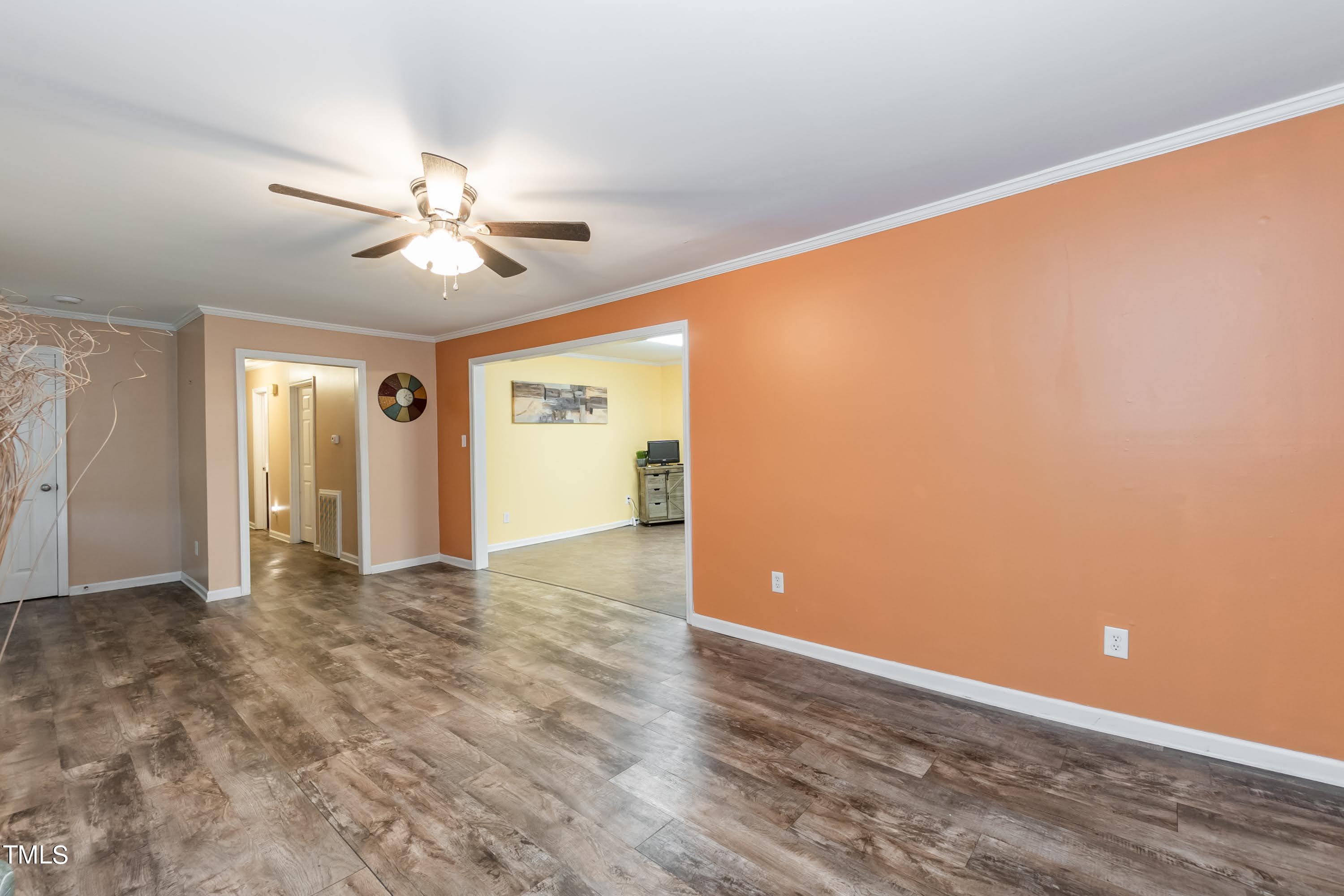 2788 Vicksboro Road Henderson, NC 27537 - Photo 11 of 33 Living 03