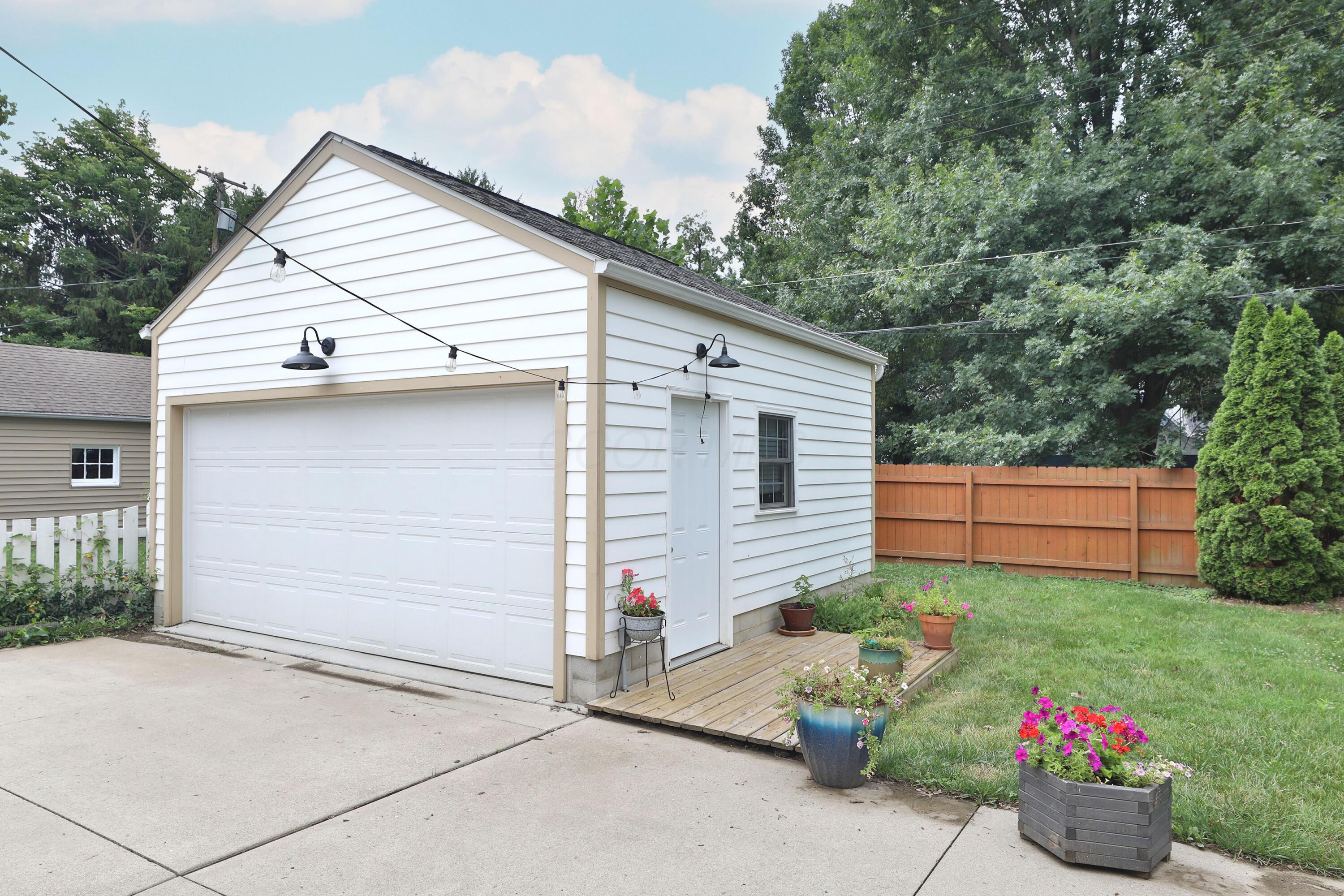 429 Arden Road Columbus, OH 43214 - Photo 46 of 49 Garage