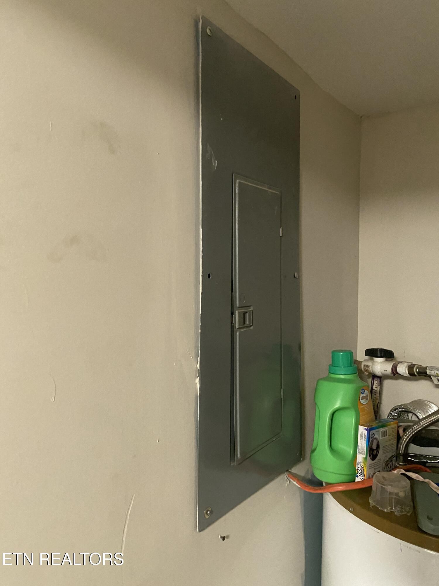 8616 Mascot Road Knoxville, TN 37924 - Photo 11 of 13 tempImageAZosVe