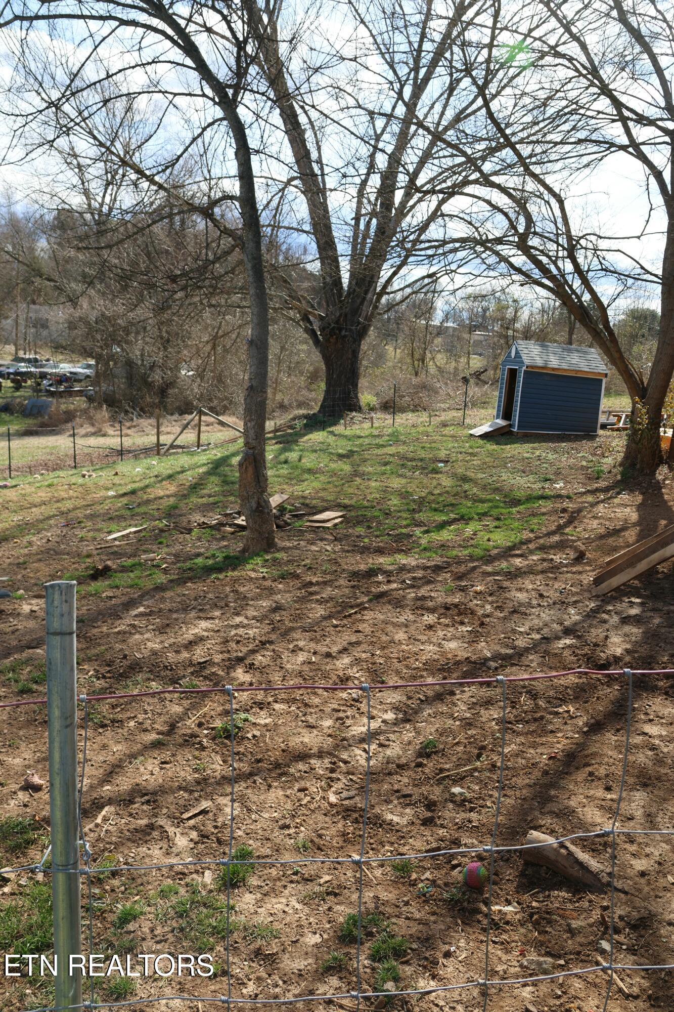 8616 Mascot Road Knoxville, TN 37924 - Photo 6 of 13 tempImagekzKggW