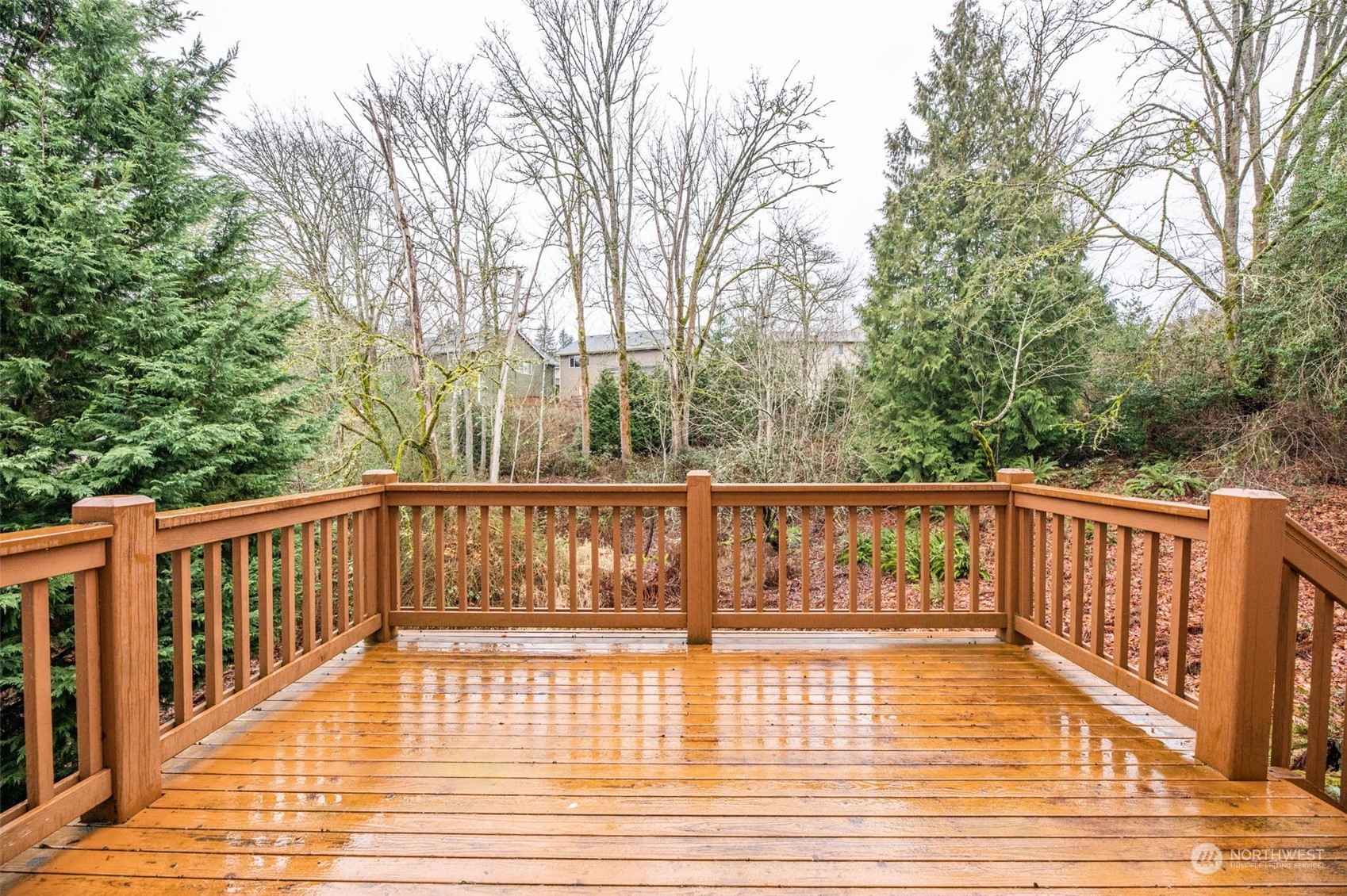 3714 Lincoln Court Northeast Renton, WA 98056 - Photo 25 of 33 a view of balcony with wooden floor and fence