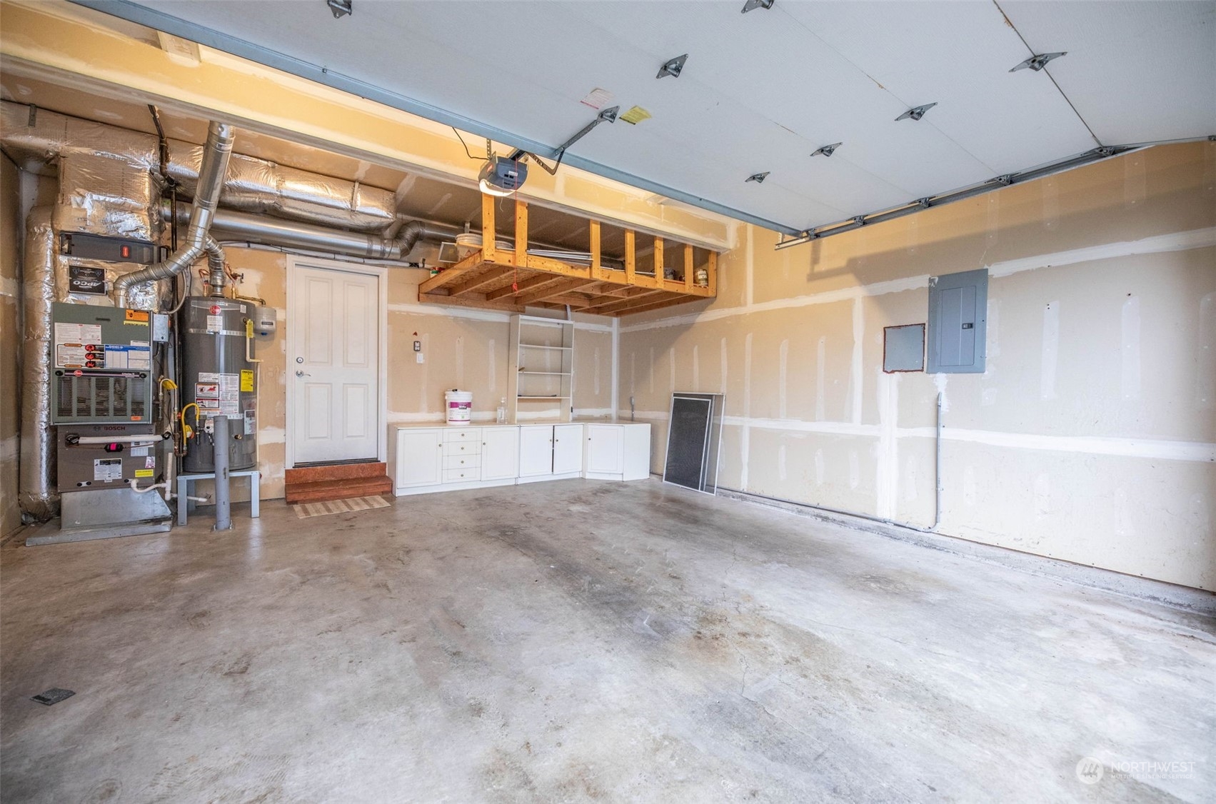 3714 Lincoln Court Northeast Renton, WA 98056 - Photo 31 of 33 a view of an empty room