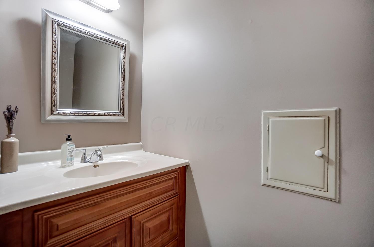 5521 Linworth Road Columbus, OH 43235 - Photo 20 of 29 Gallery Image 20