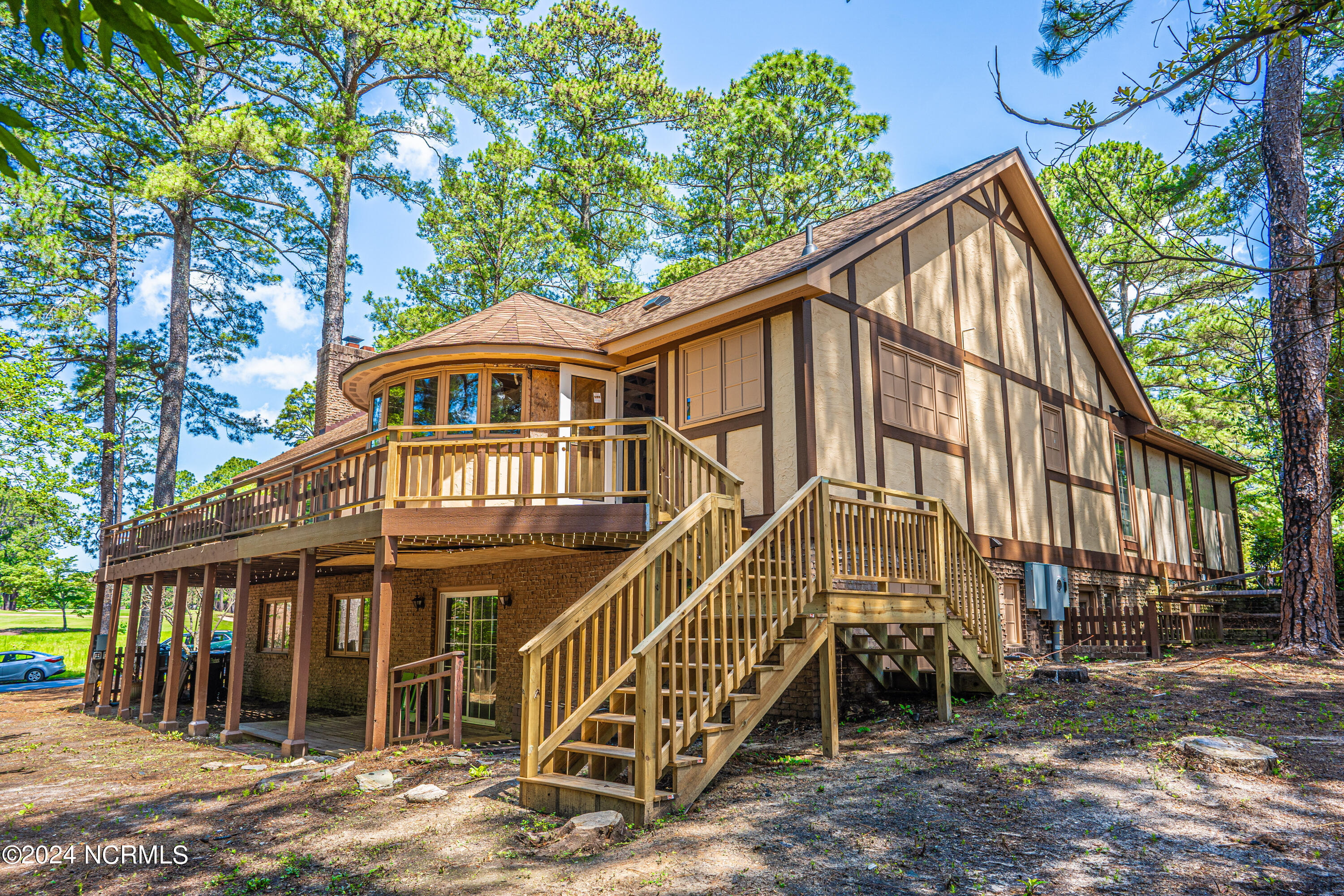3 Thunderbird Circle Pinehurst, NC 28374 - Photo 3 of 25 Expansive back deck