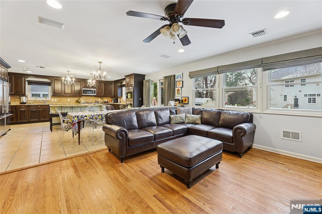 50 Highgate Terrace Bergenfield, NJ 07621 - Photo 18 of 37