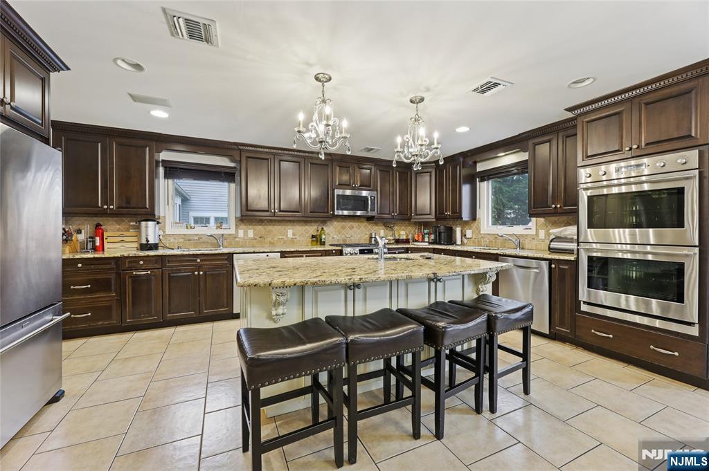 50 Highgate Terrace Bergenfield, NJ 07621 - Photo 19 of 37