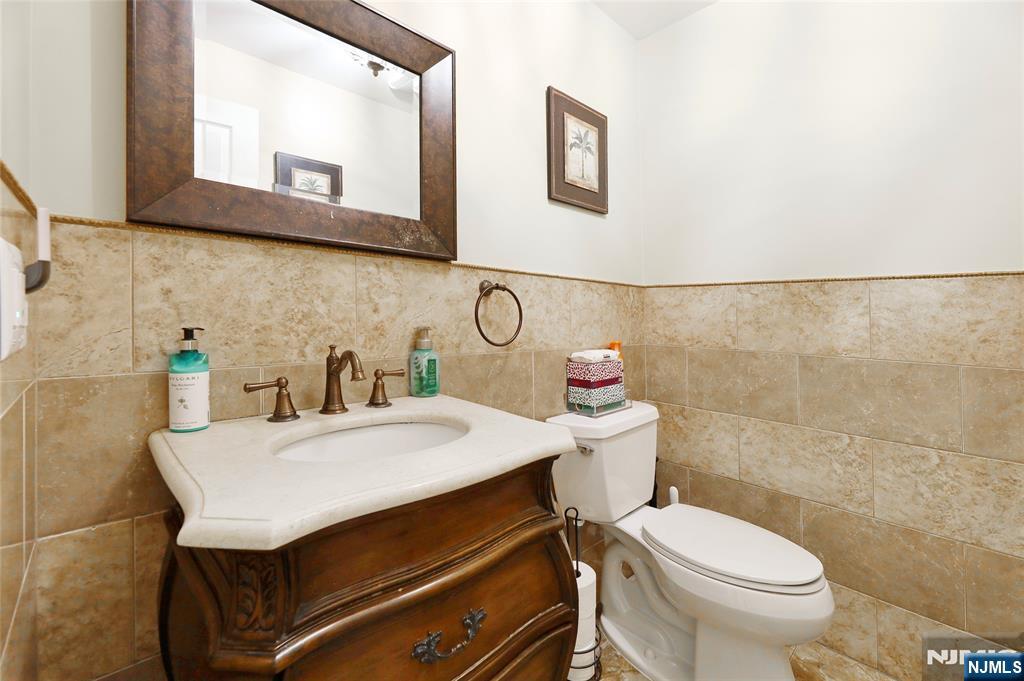 50 Highgate Terrace Bergenfield, NJ 07621 - Photo 20 of 37