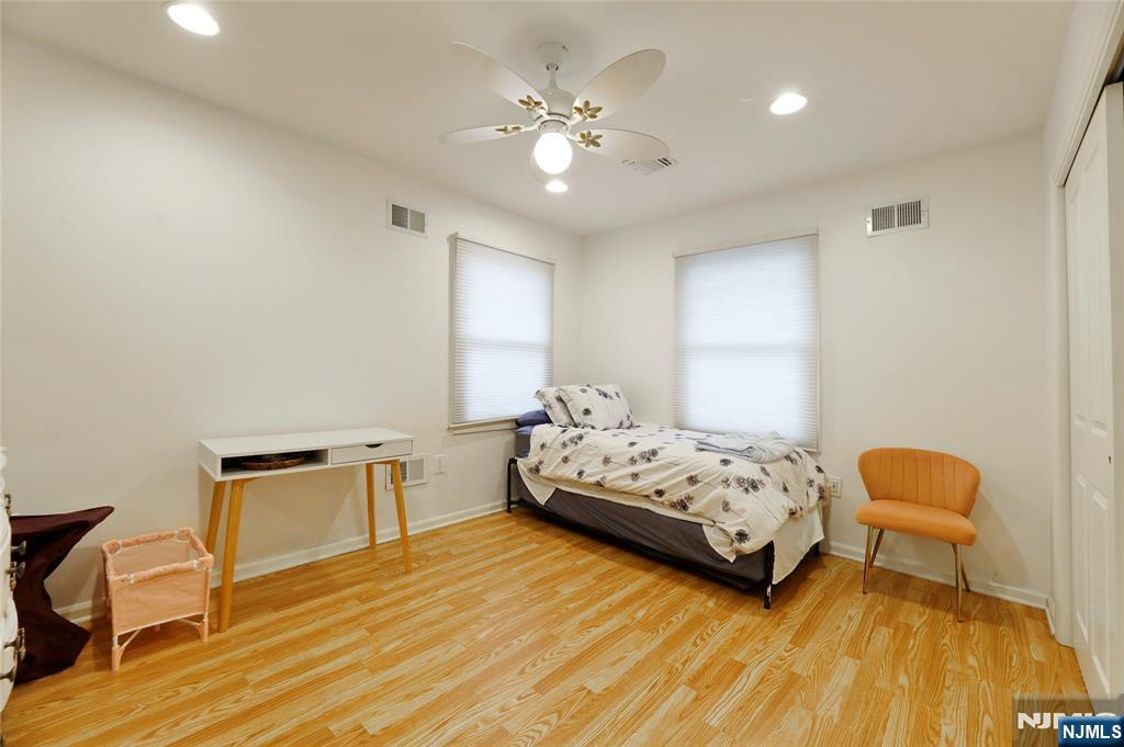 50 Highgate Terrace Bergenfield, NJ 07621 - Photo 22 of 37