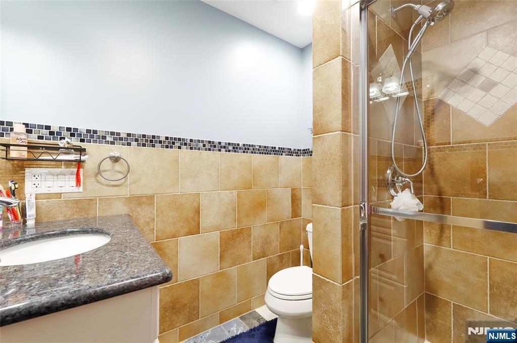 50 Highgate Terrace Bergenfield, NJ 07621 - Photo 27 of 37