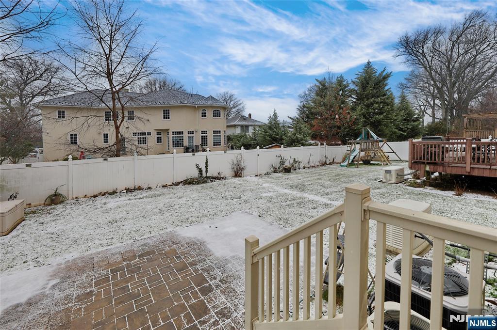 50 Highgate Terrace Bergenfield, NJ 07621 - Photo 37 of 37