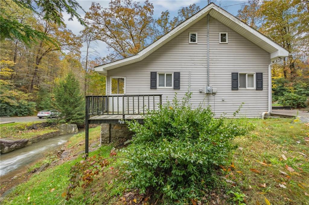 424 Freeman Falls Road Acme, PA 15610 - Photo 4 of 23 Gallery Image 4