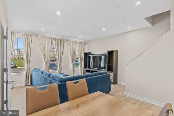 $2,900 | 819 A Ambrose Lane, Manassas, VA 20111