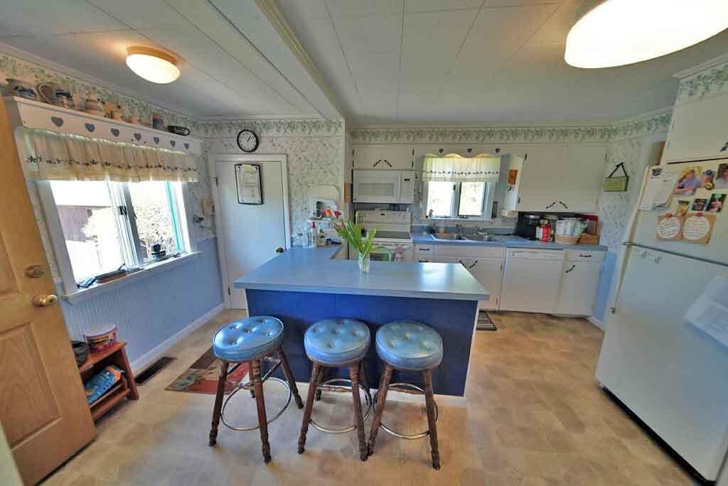 13 Garrison Road Houlton, ME 04730 - Photo 8 of 75 bar-kitchen-13-garrison