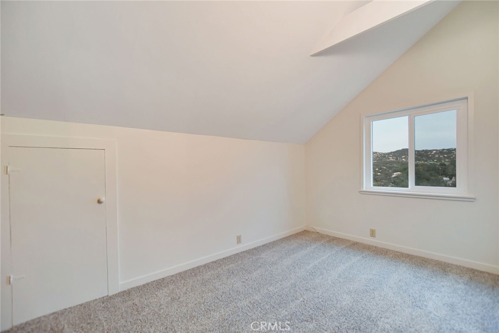 6750 Rainbow Heights Road Fallbrook, CA 92028 - Photo 41 of 64 an empty room with a window