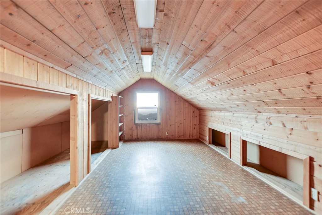 6750 Rainbow Heights Road Fallbrook, CA 92028 - Photo 45 of 64 a view of a hallway with a wooden floors