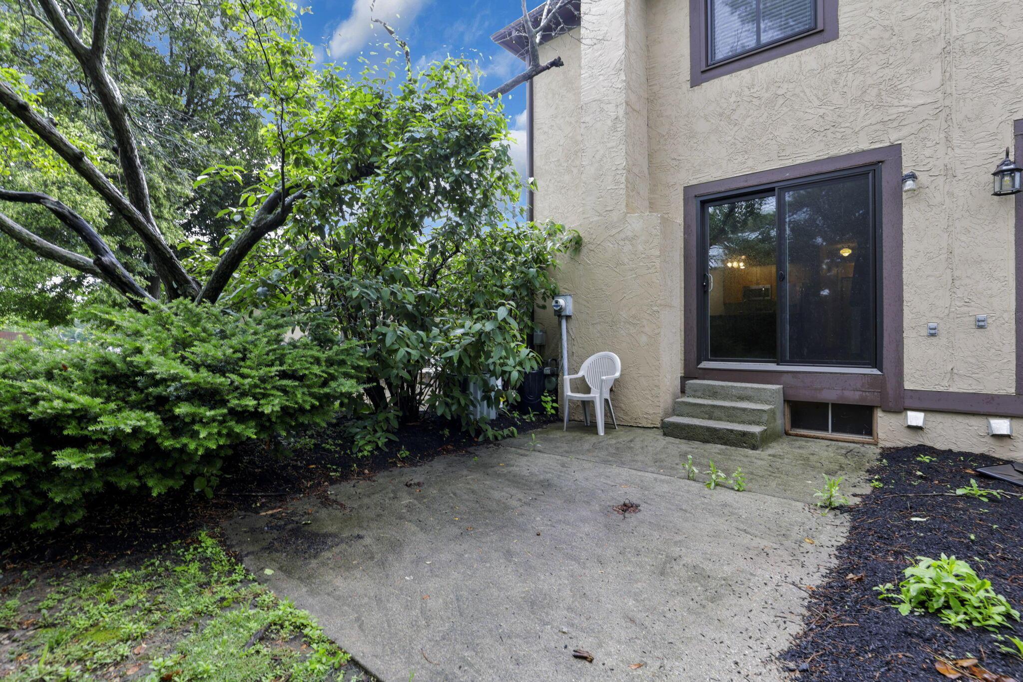 2014 Queensgate Lane Columbus, OH 43235 - Photo 22 of 26 38-web-or-mls-0N4A5719