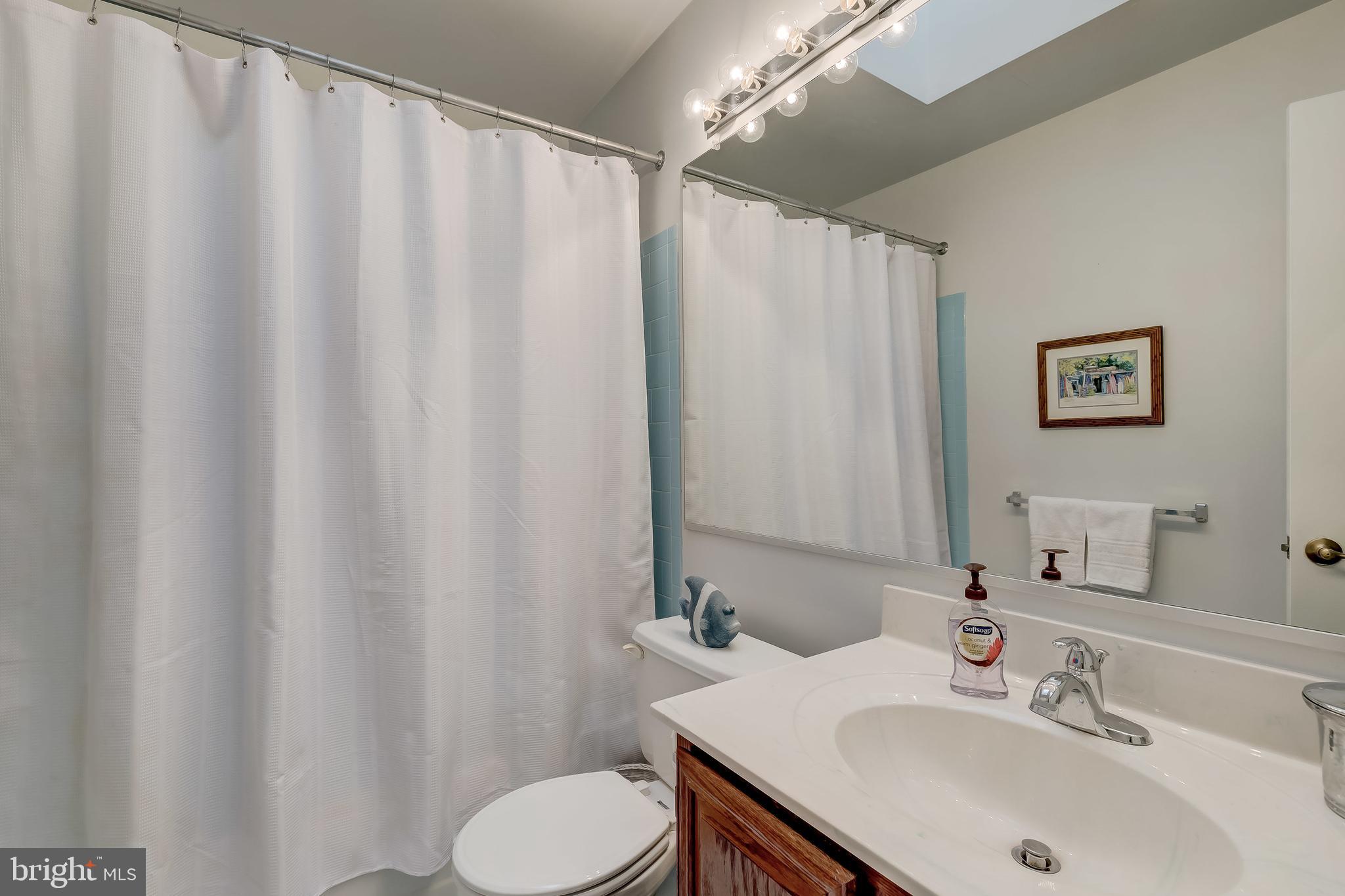 9325 Ramblebrook Road Baltimore, MD 21236 - Photo 44 of 50 Hall Bath