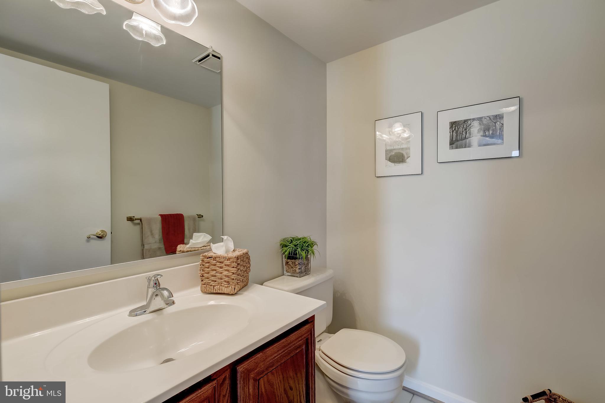9325 Ramblebrook Road Baltimore, MD 21236 - Photo 45 of 50 Hall Bath