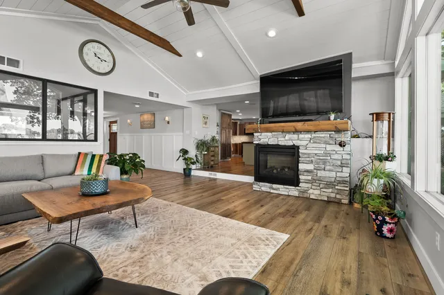 $849,900 | 931 Treasure Island Drive, Mattawan, MI 49071