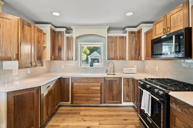 $849,900 | 931 Treasure Island Drive, Mattawan, MI 49071