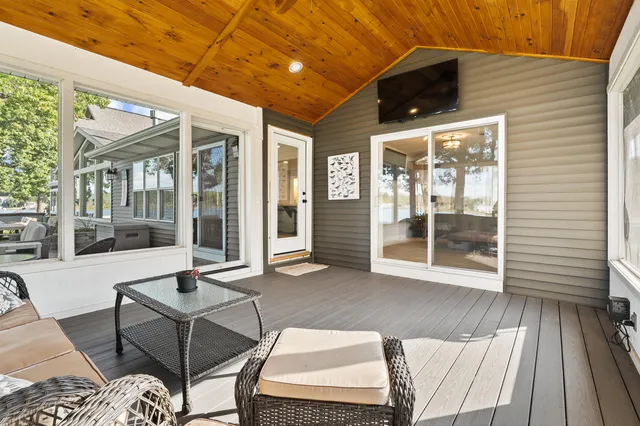 $849,900 | 931 Treasure Island Drive, Mattawan, MI 49071