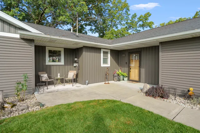 $849,900 | 931 Treasure Island Drive, Mattawan, MI 49071