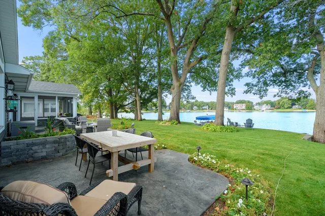 $849,900 | 931 Treasure Island Drive, Mattawan, MI 49071