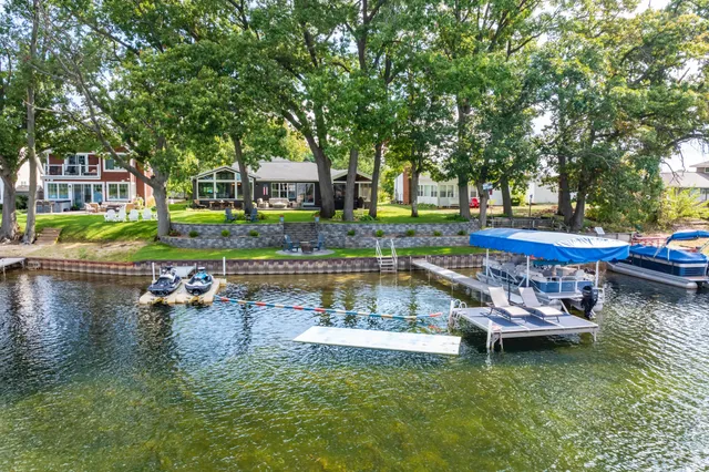 $849,900 | 931 Treasure Island Drive, Mattawan, MI 49071