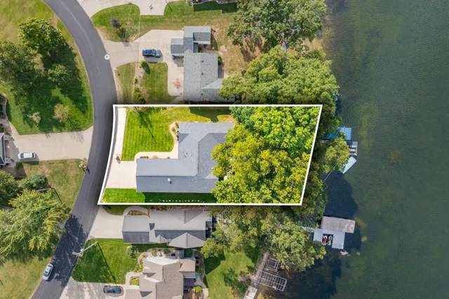 $849,900 | 931 Treasure Island Drive, Mattawan, MI 49071